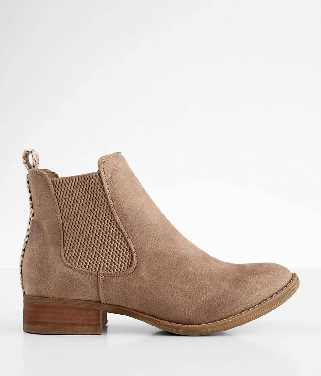 Blake Chelsea Boot Laces: Stylish & Durable Footwear Accents