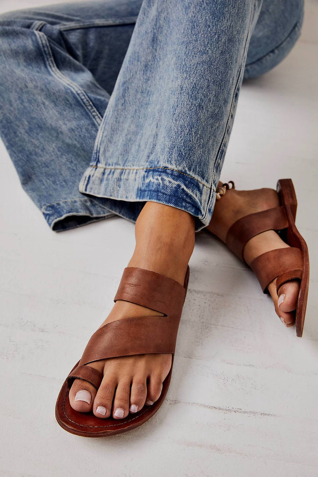 Free People - WOMEN ABILENE TOE LOOP SANDAL