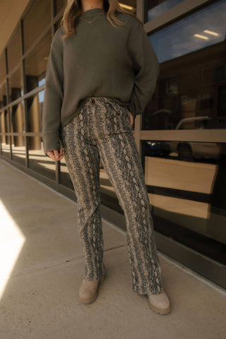 Jbd. - Flare With Regular Hem Pants