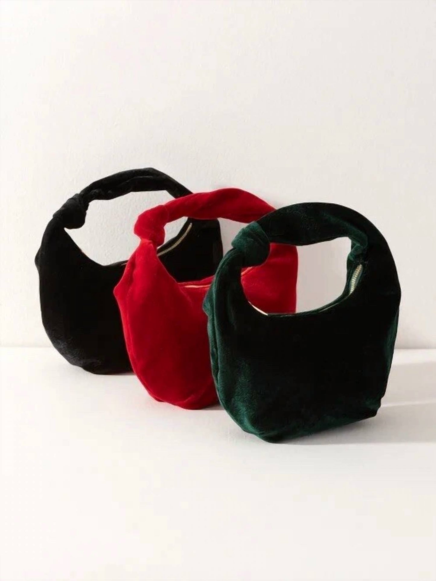 Shiraleah - Women's Chrissy Knotted Velvet Handle Bag