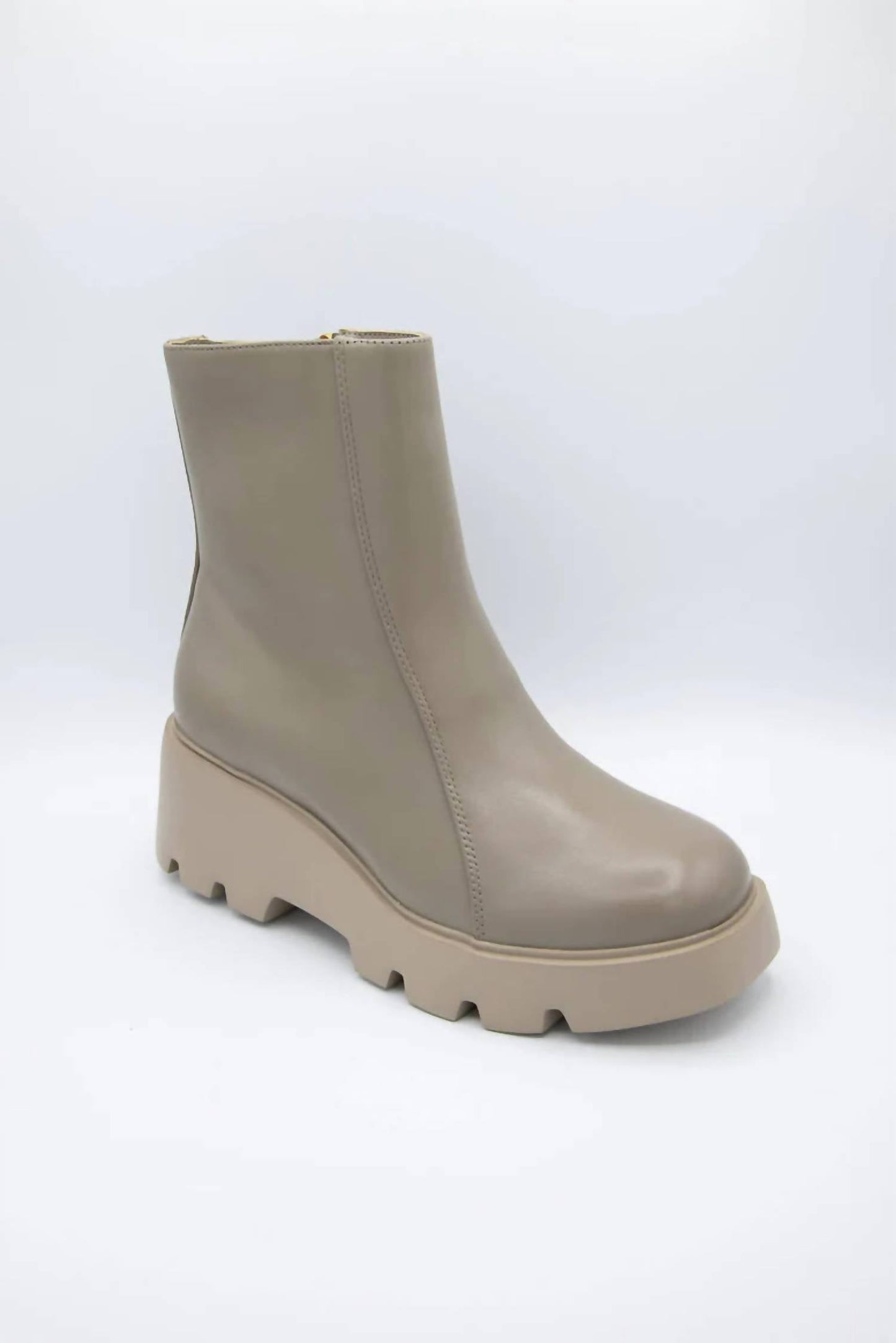 Naked Feet - Xenus Lug Sole Boot