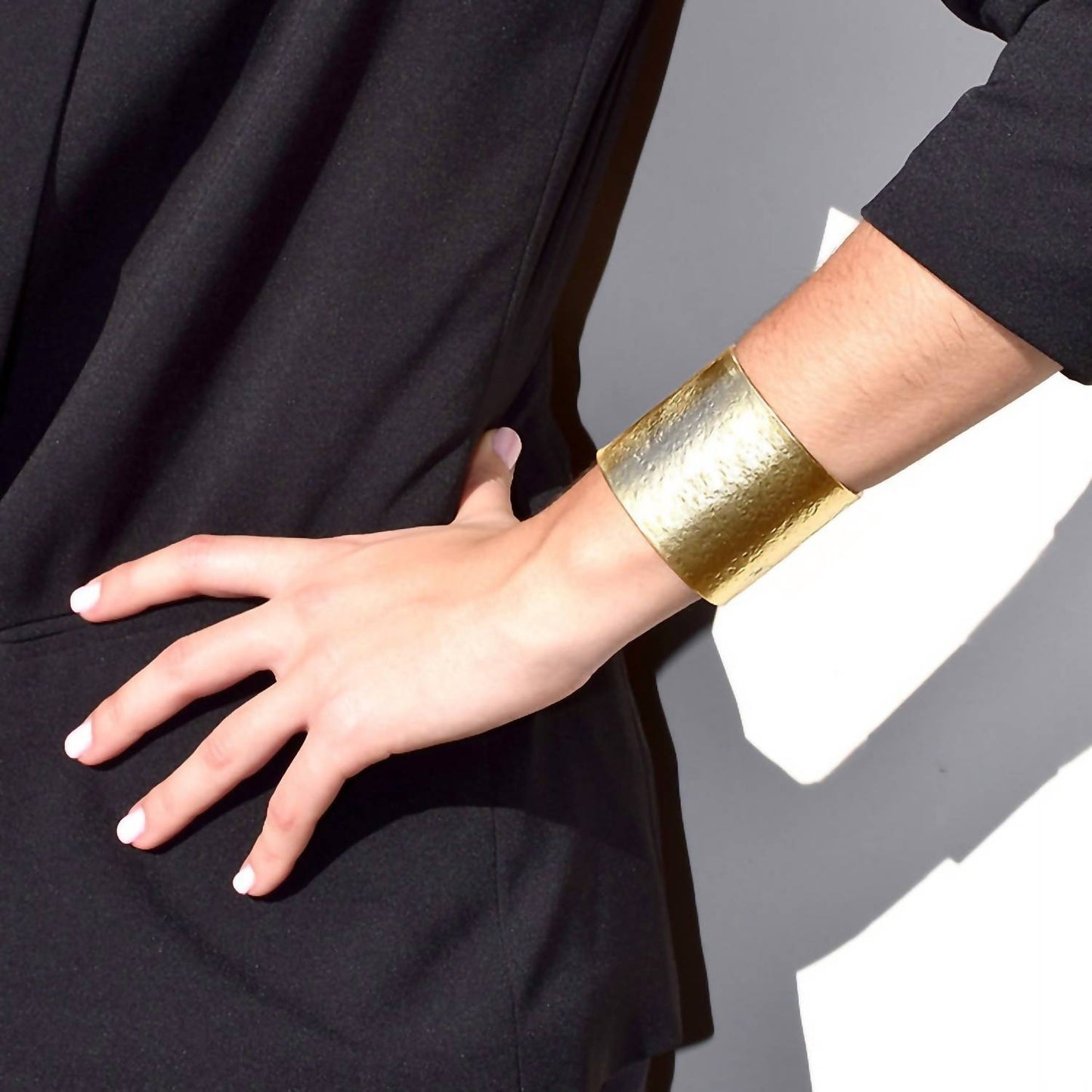 Avenue Chic - Women's Zoe Cuff
