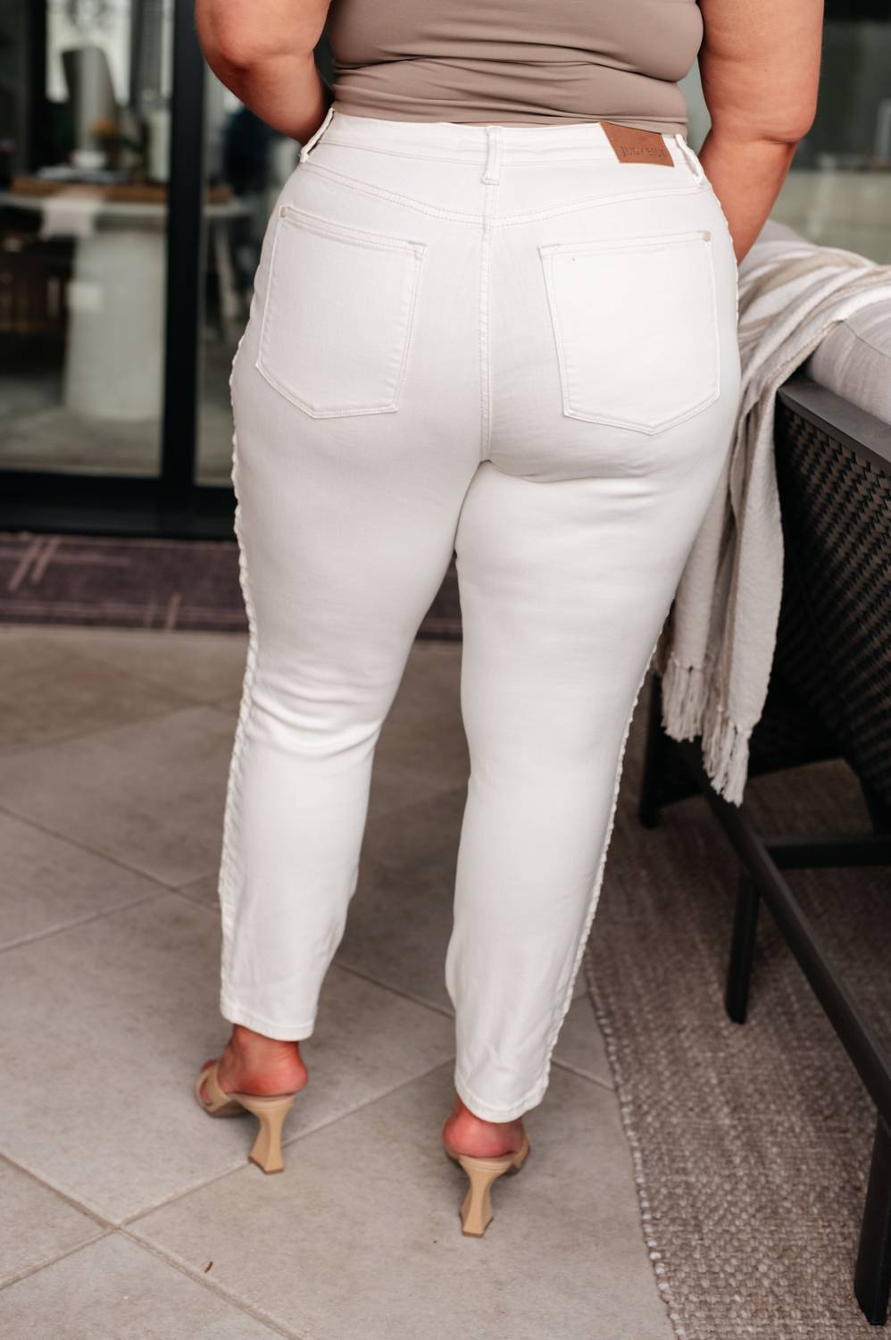 Judy Blue - Mid Rise Braided Side Seam Relaxed Jean