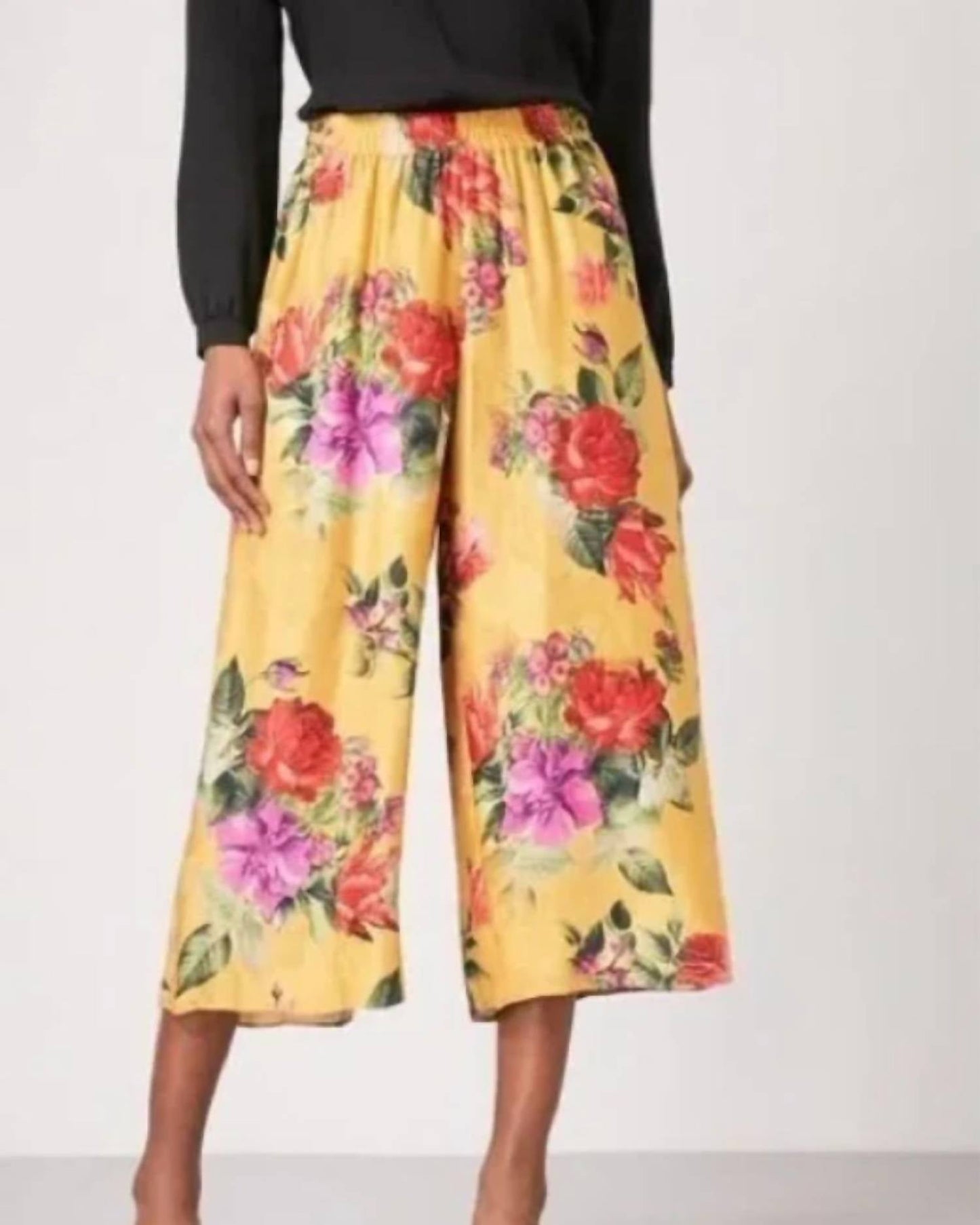 Alice + Olivia - Floral Print Cropped Pants