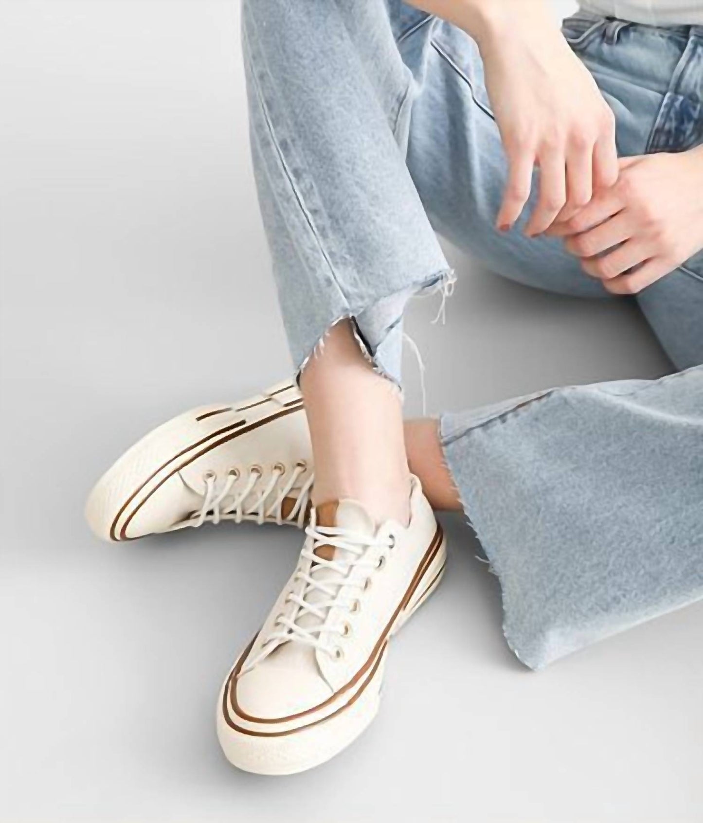 Very G - Women's Driana Casual Sneaker