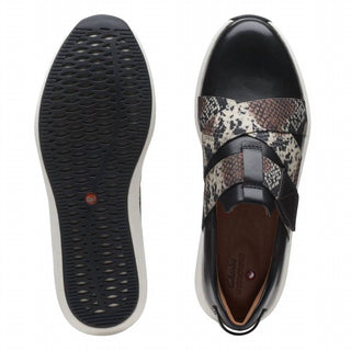 Clarks - Women's Un Rio Strap Sneakers