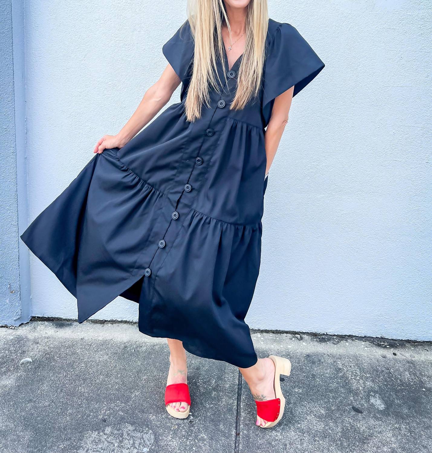 Entro - Twirl-worthy Flutter Sleeve Tiered Midi Dress