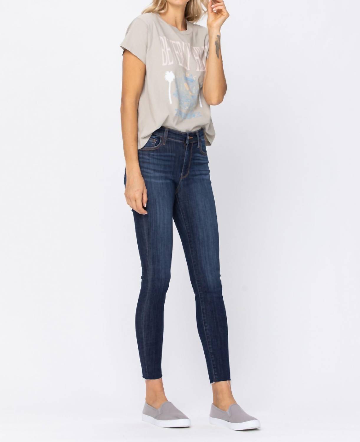 Judy Blue - Mid Rise No Destroy Skinny Denim Jeans