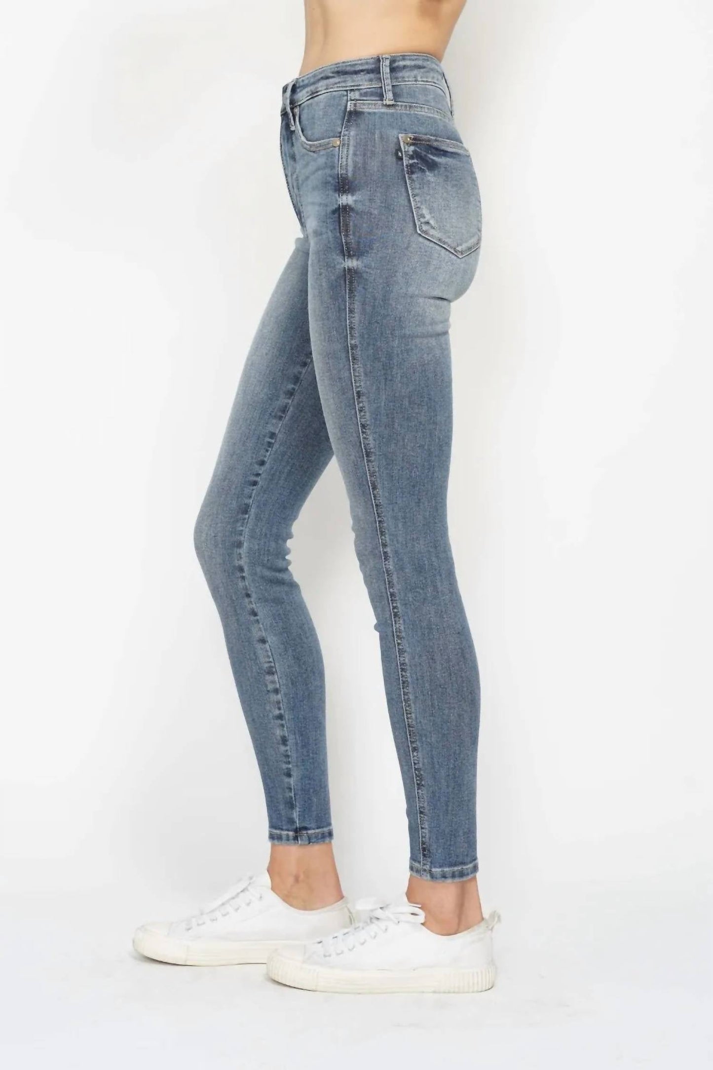 Judy Blue - Full Size Tummy Control Contrast Wash Skinny Jeans