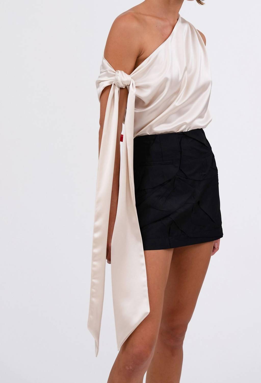 Nonchalant Label - Nora Sleevless Top