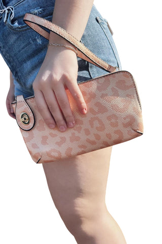 Jen & Co. - Cheetah Print Crossbody Wristlet Clutch With Twist Lock Closure