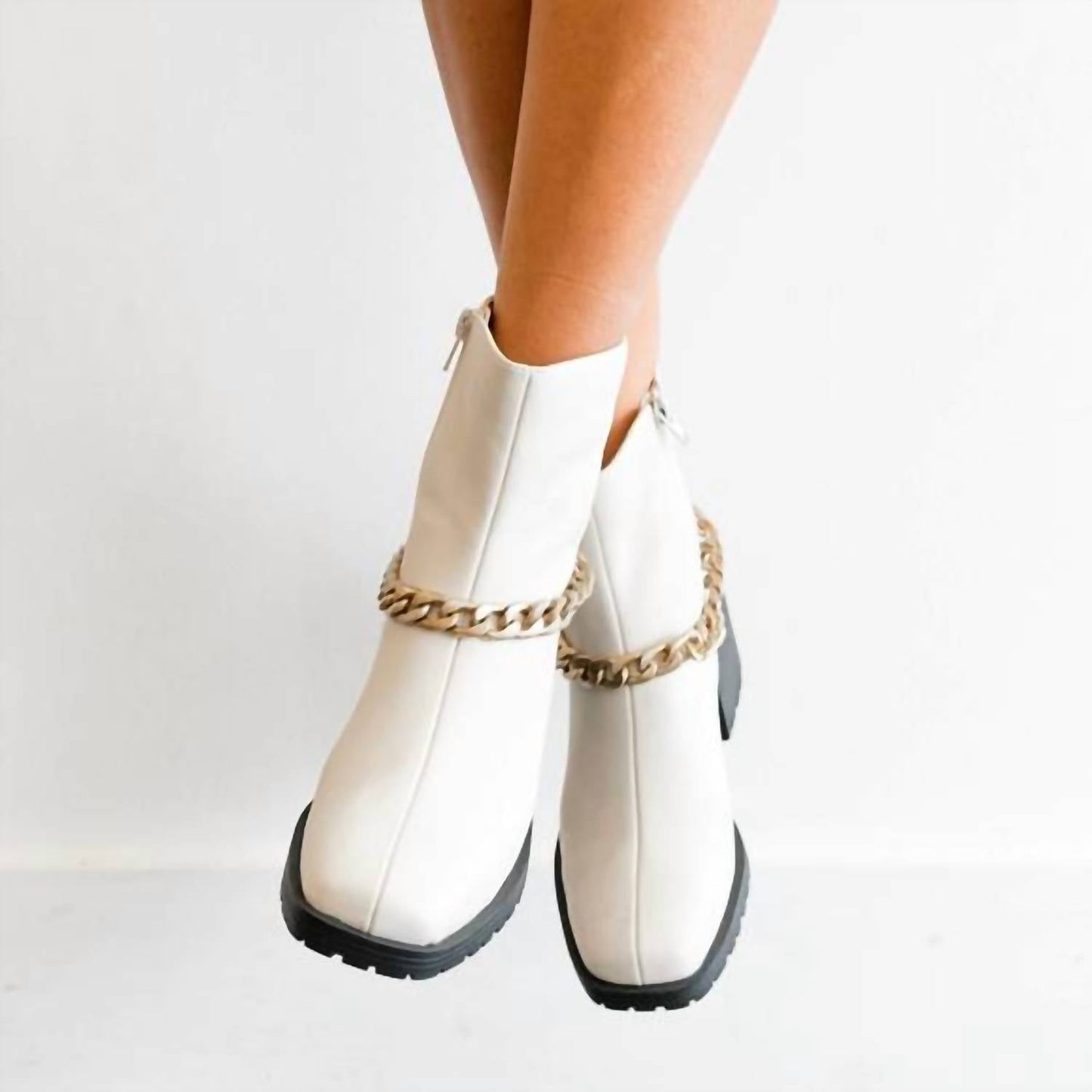 Shu Shop - Women's Yenni Leather Bootie