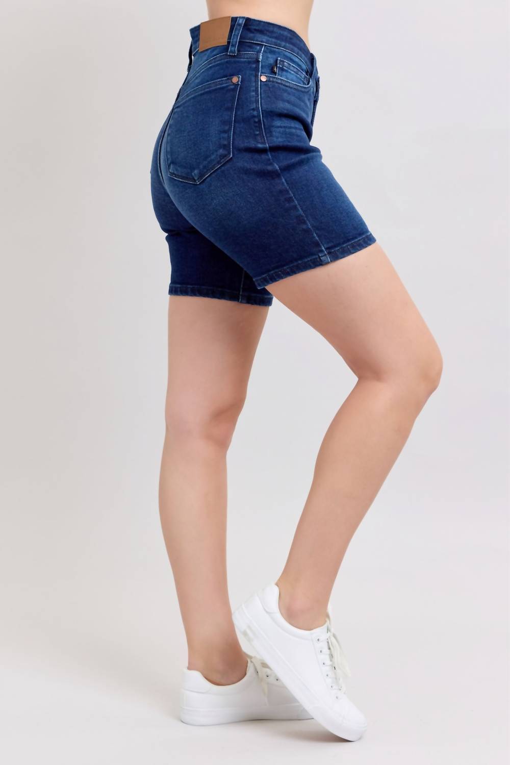 Judy Blue - High Waist V-front Bermuda Short