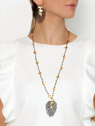 Avenue Chic - Women's Clover Orchid Necklace