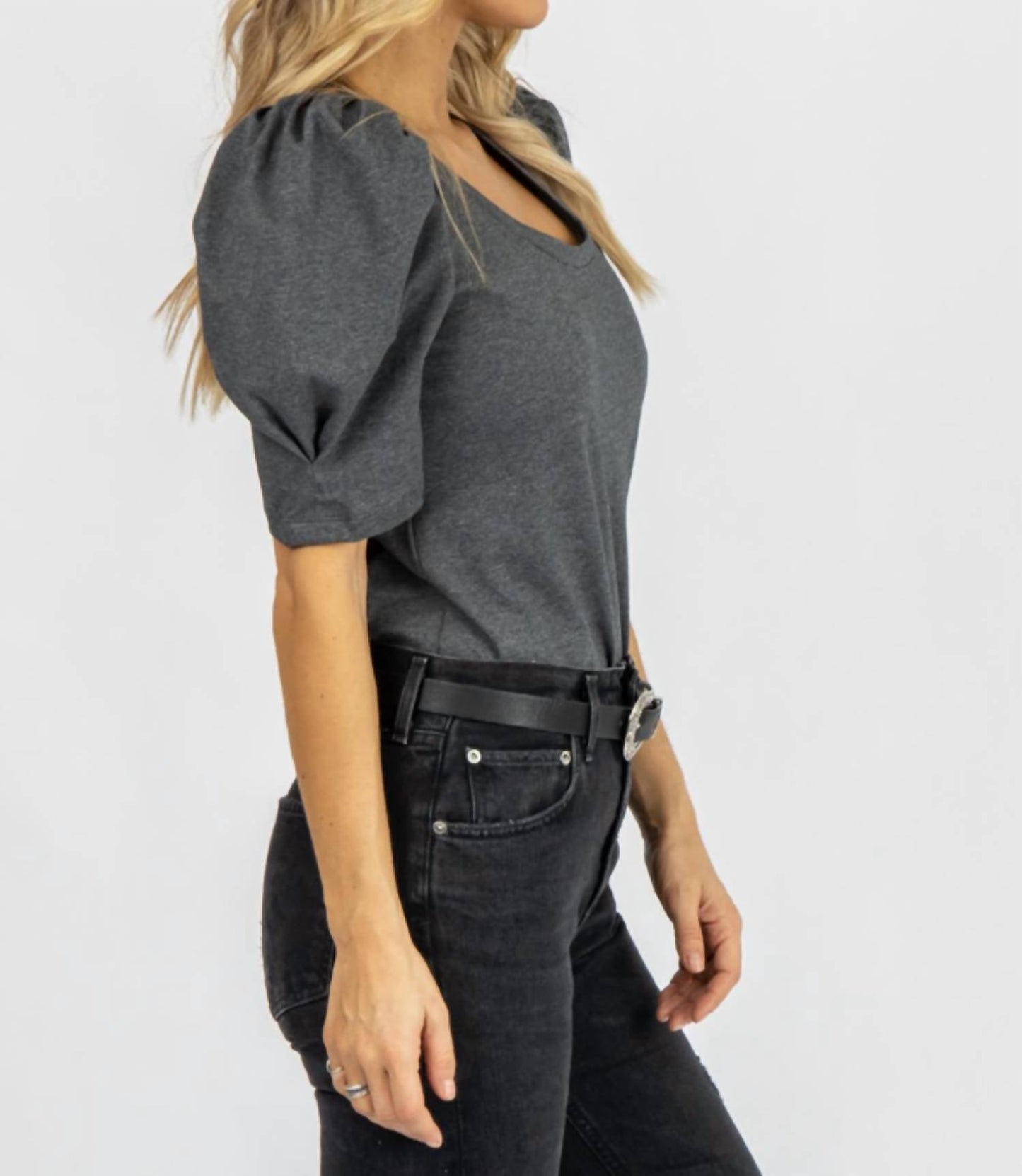 2.7 August Apparel - U-NECK PLEATED PUFF TOP