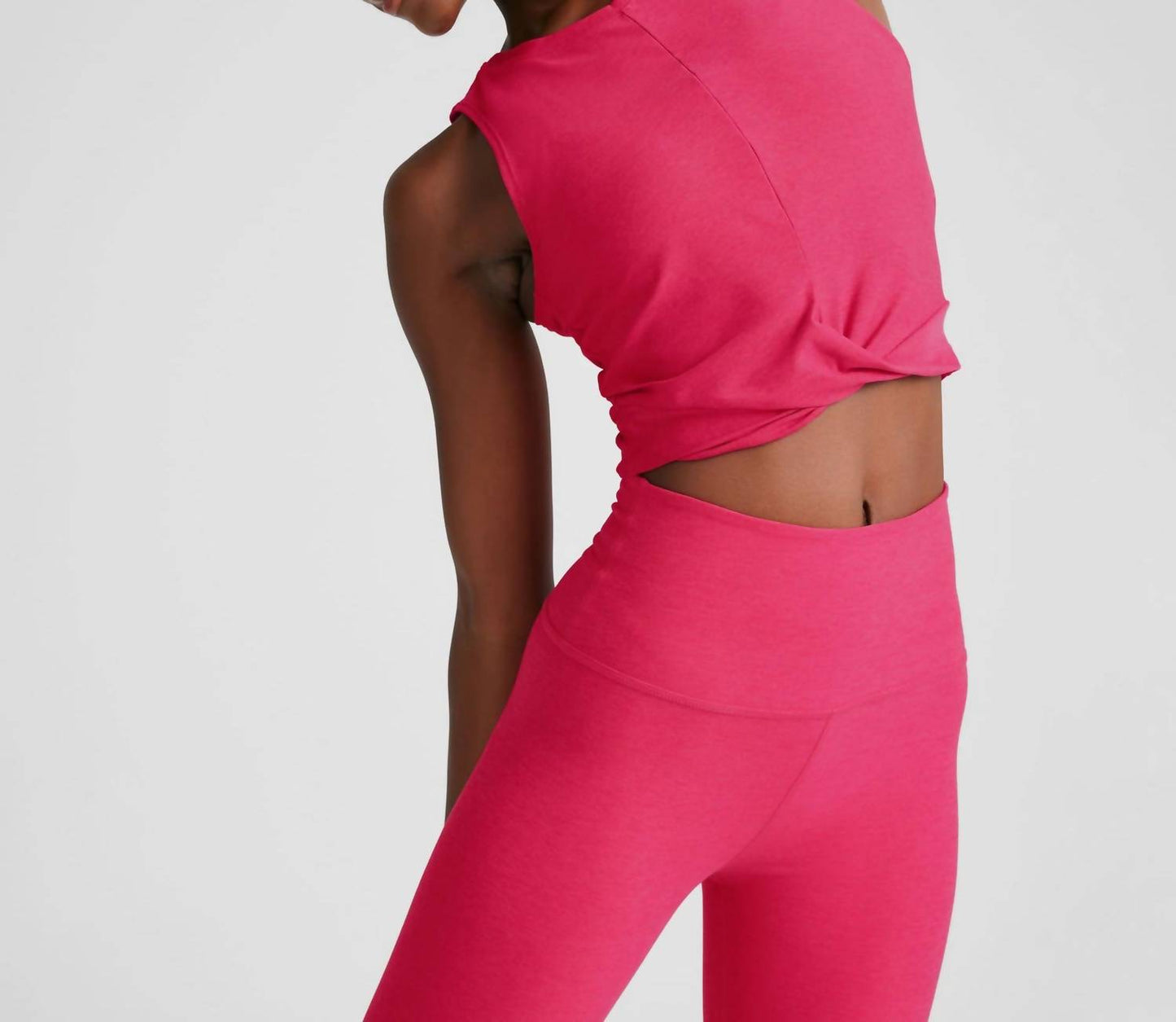 Beyond Yoga - Featherweight Center Stage Cropped Tank