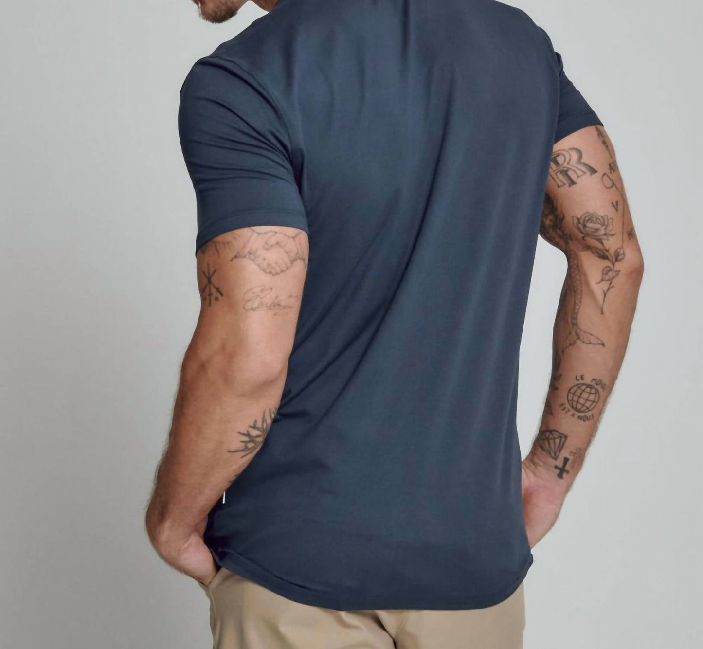 7Diamonds - Core V-neck Tee