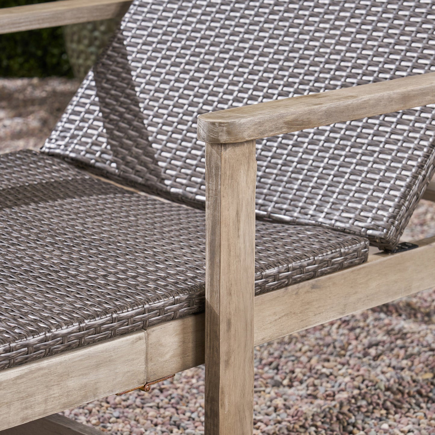 The Solgräns™ Adjustable Acacia Chaise Lounge