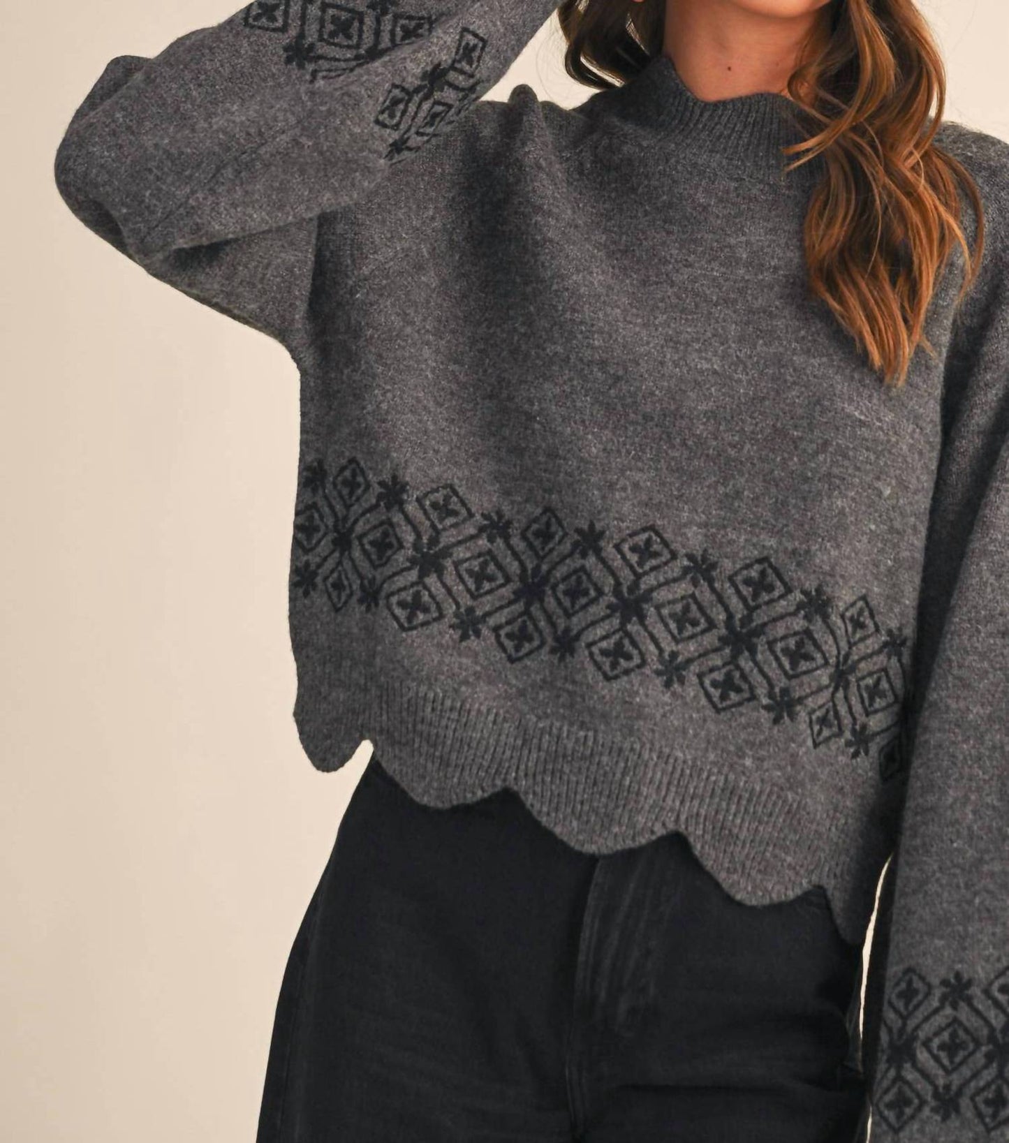 &Merci - Scallop Hem Embroidered Sweater