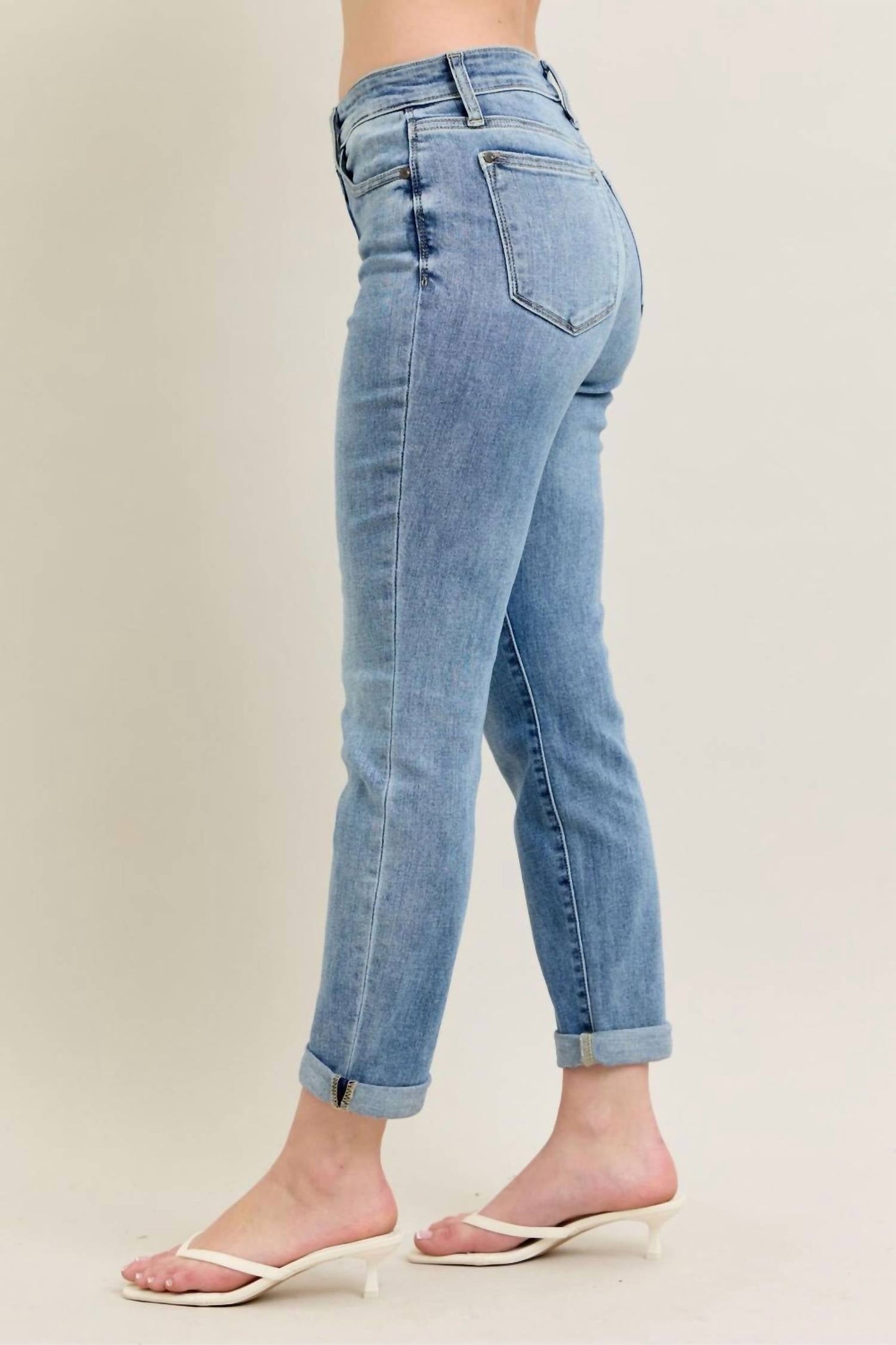 Judy Blue - Midrise Boyfriend Jeans