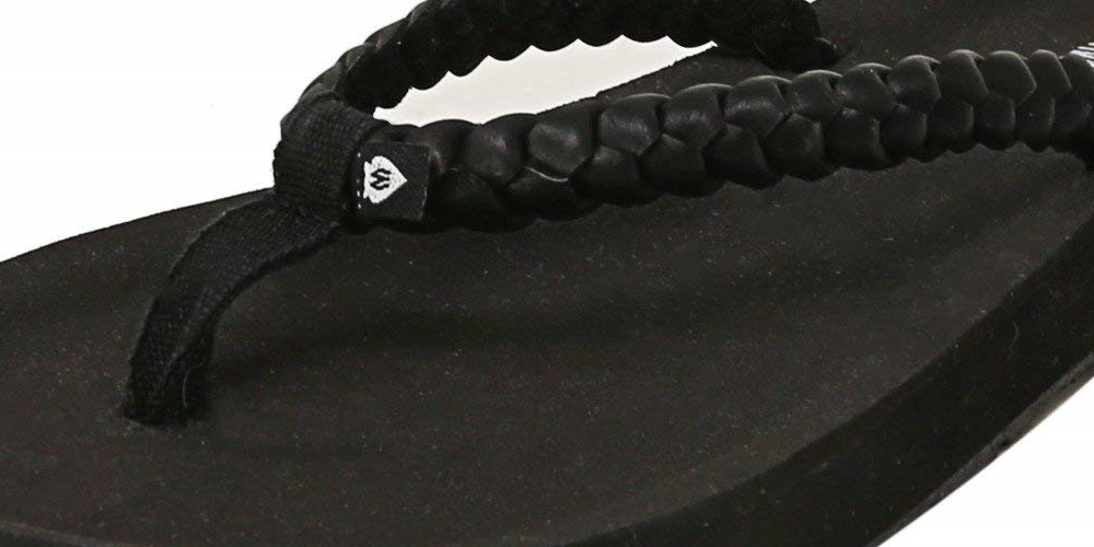 Minnetonka Women's Hallie Flip Flop Sandal Black Size 6 B Medium US