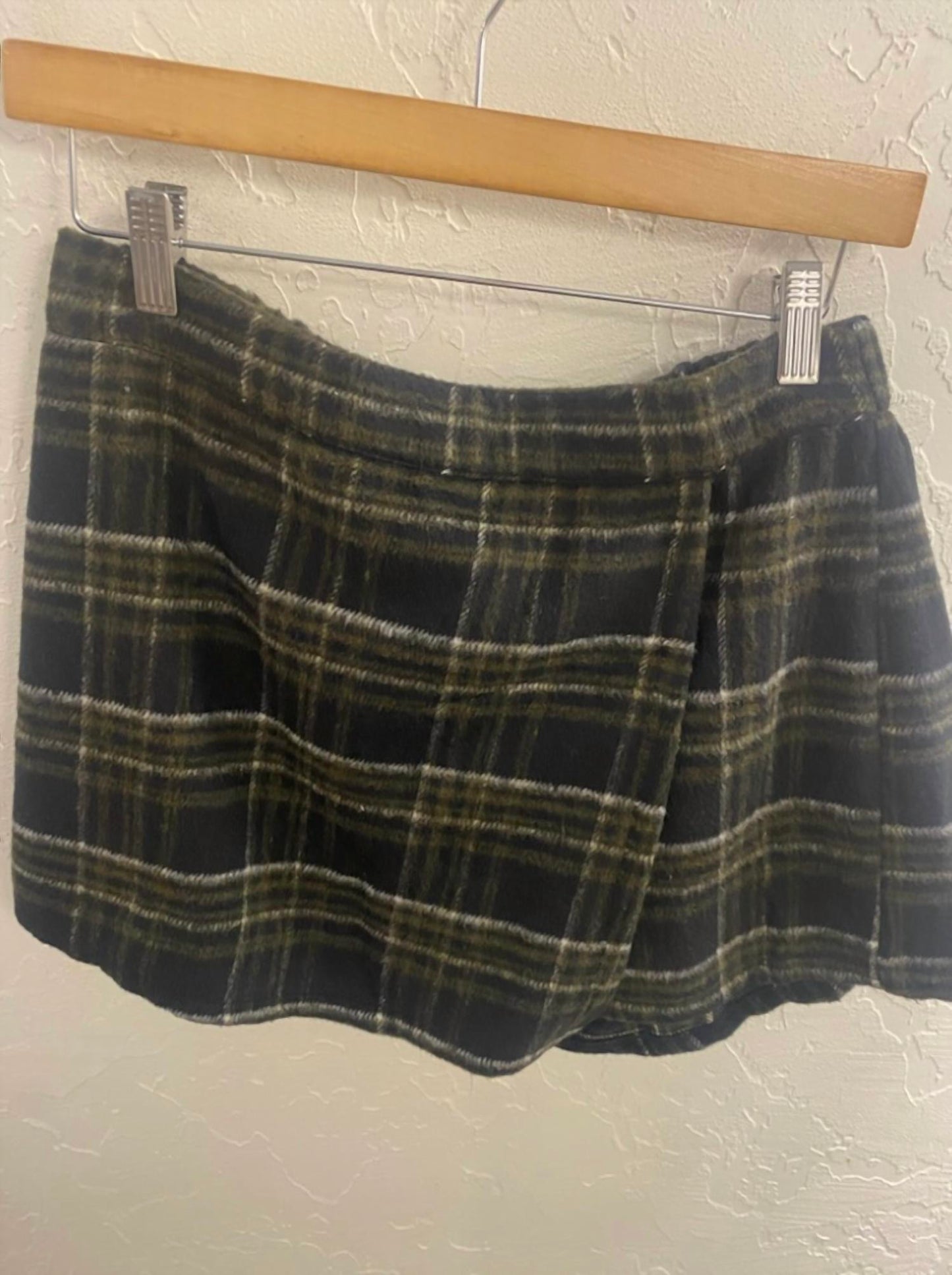 Active Usa - Women's Plaid Mini Skirt