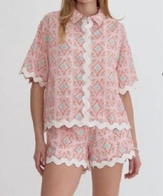 Entro - Notice Me Detailed Short Sleeve Top With Wavy Detail