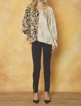 Entro - Contrast Print V-Neck Blouse