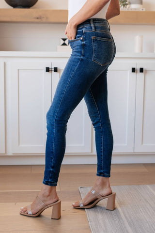 Judy Blue - Mid-Rise Skinny Jeans