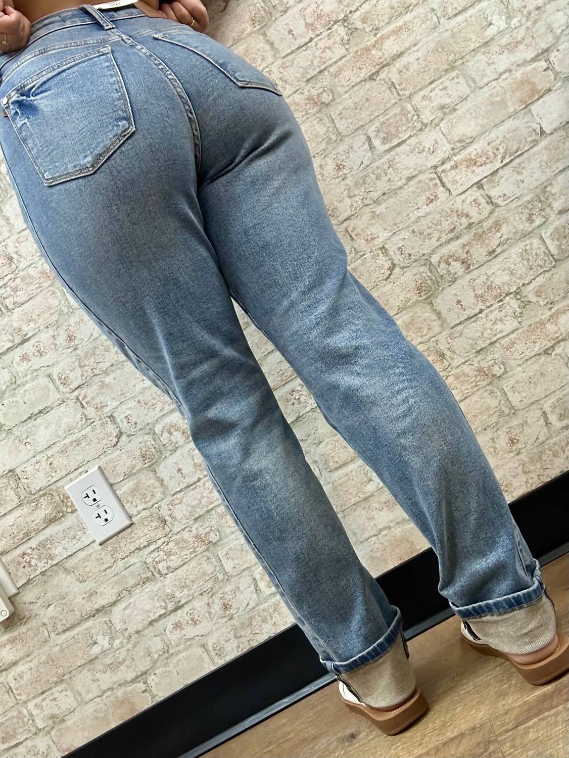 Judy Blue - Mid Rise Vintage Wash Boyfriend Jeans