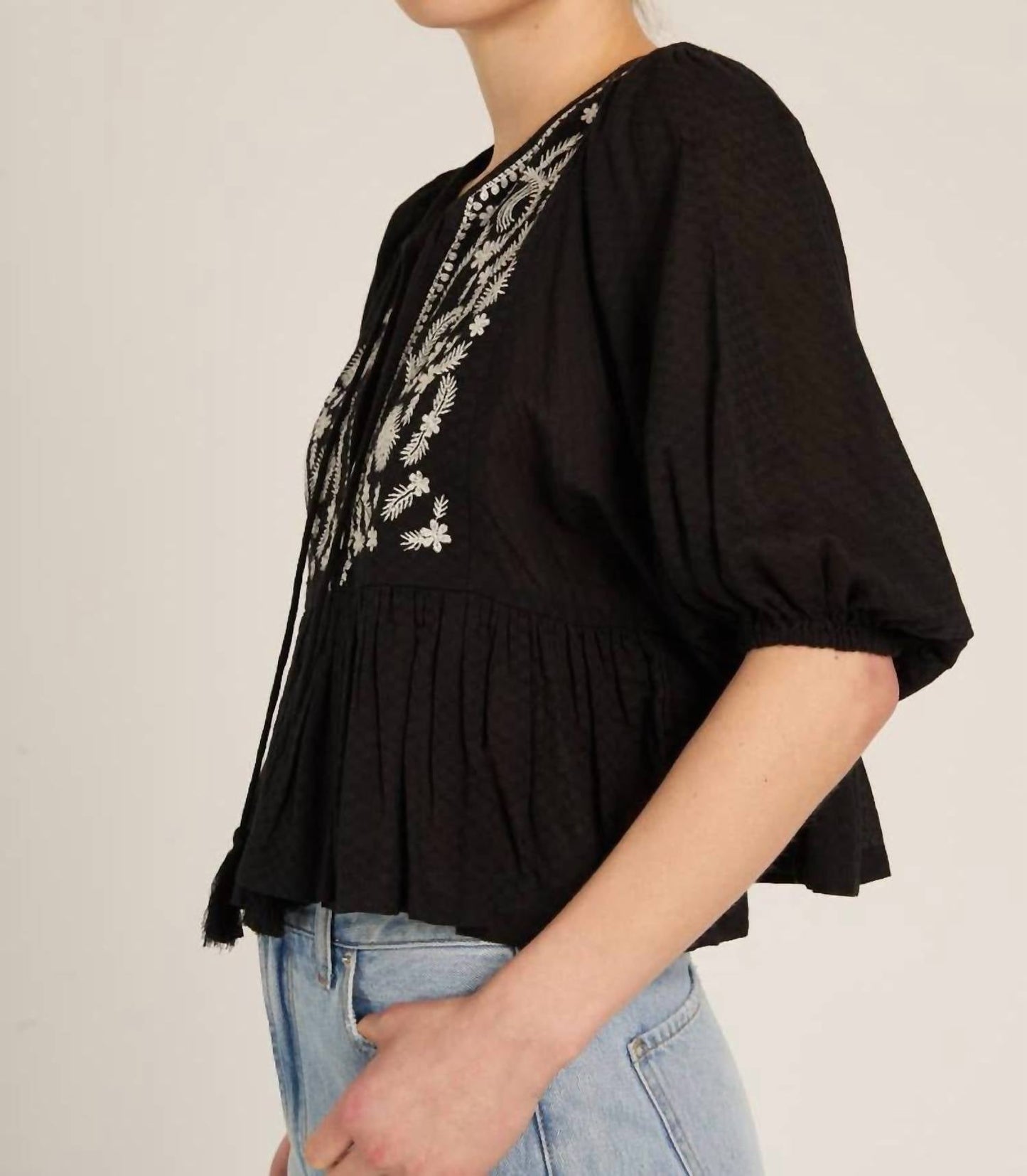 En Creme - Puff Sleeve Embroidered Top