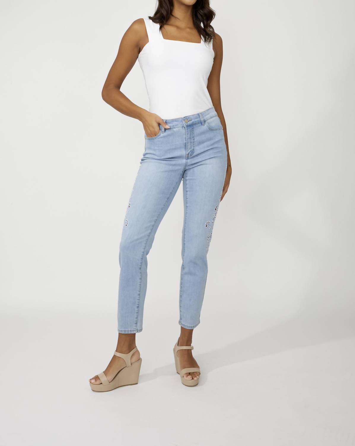 Frank Lyman - Embroidered Mid-rise Slim Jeans