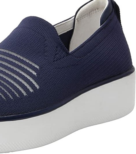 TRAQ by Alegria Women's Mystiq Smart Walking Shoes Blue Size 40 M EU