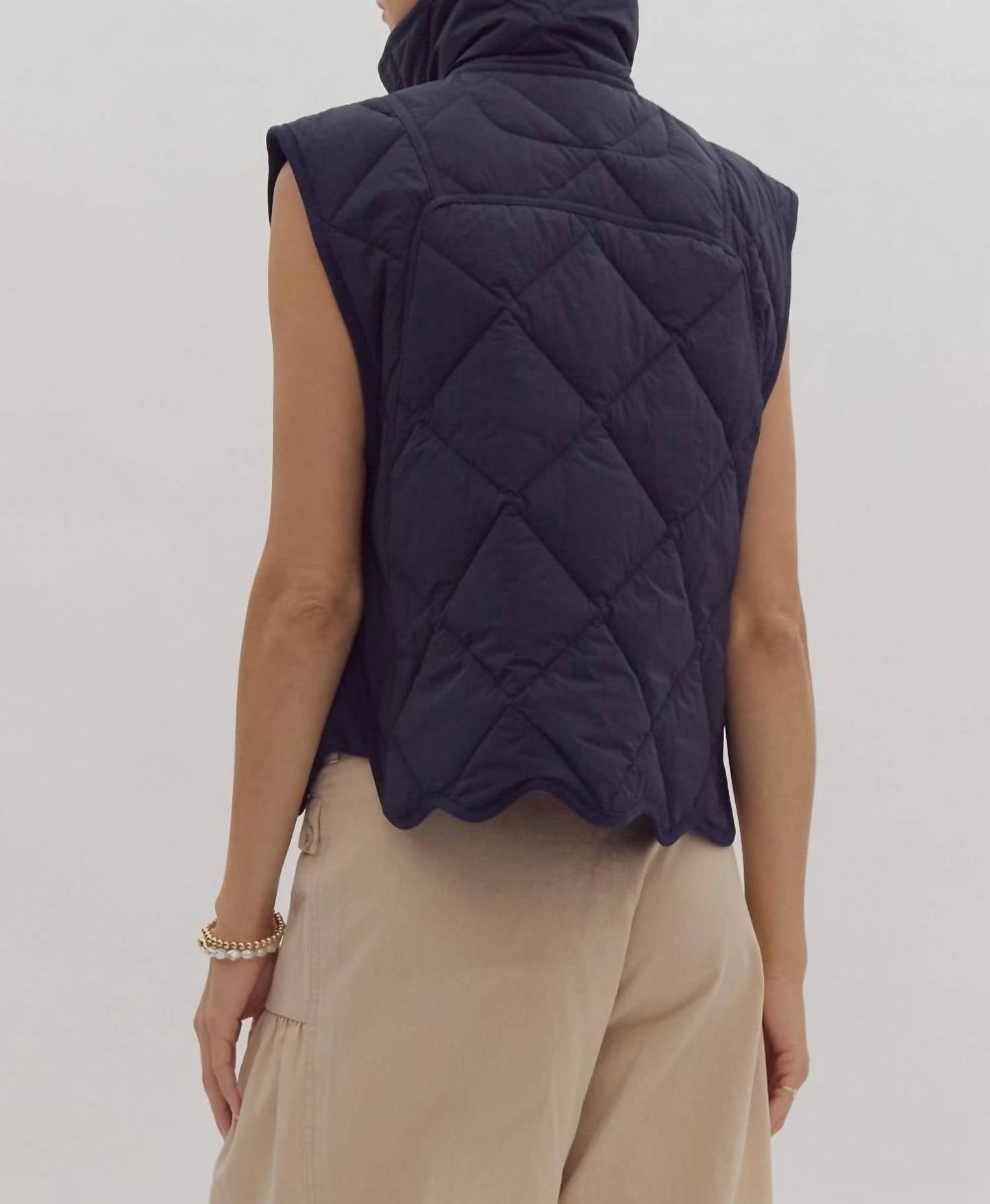 Entro - Scalloped Vest