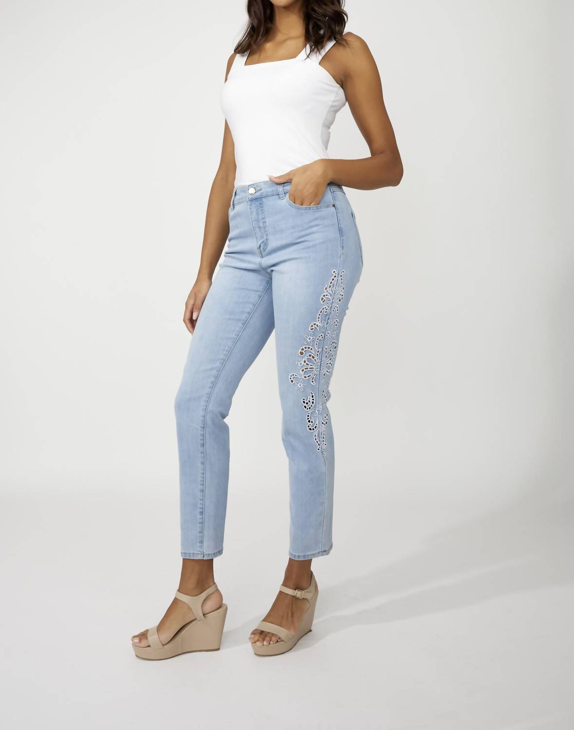 Frank Lyman - Embroidered Mid-rise Slim Jeans
