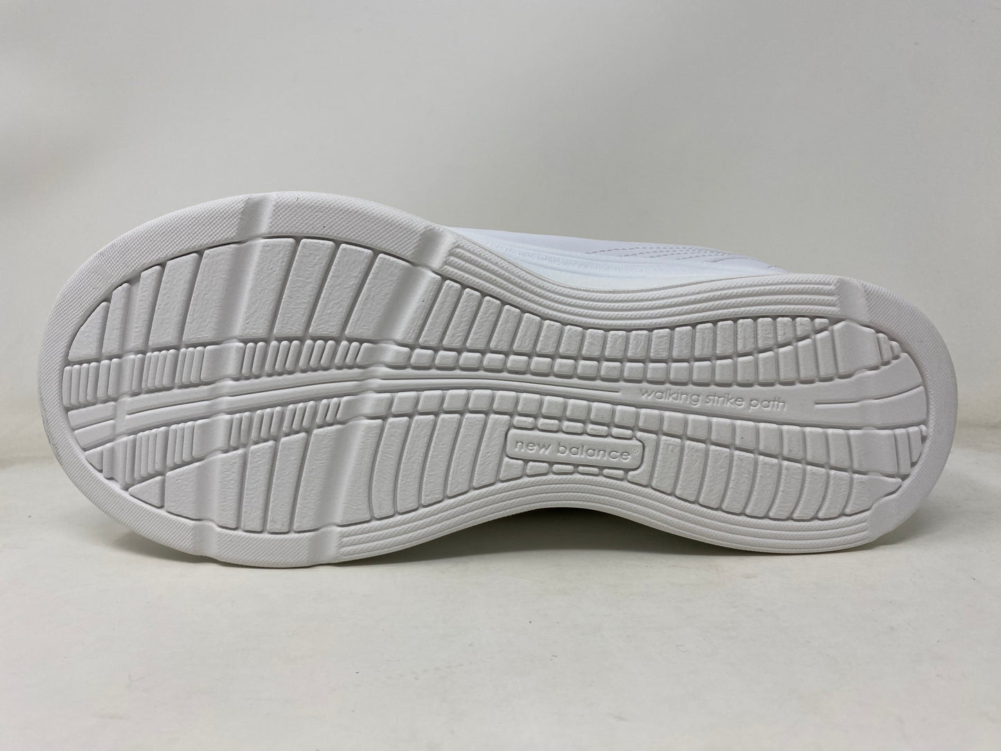 New Balance Women's 577 V1 Hook & Loop Walking Shoes White Size 8.5 2E X Wide Us