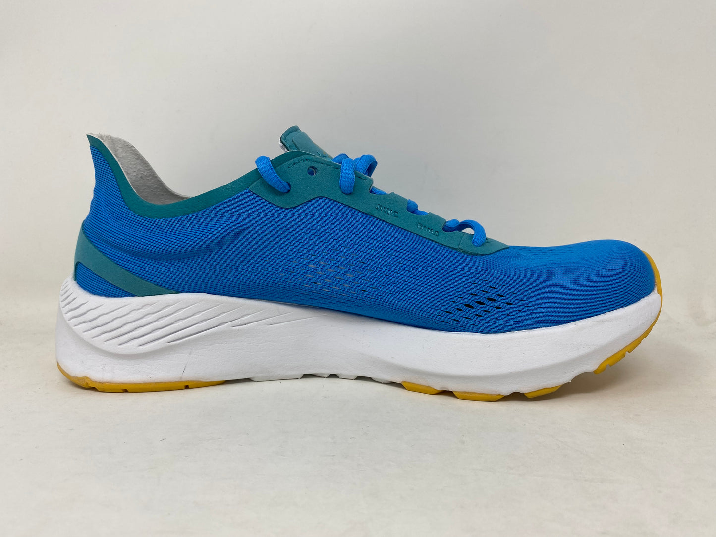 Topo Women's Cyclone Running Shoes Sky/Gold Size 8 B Medium US