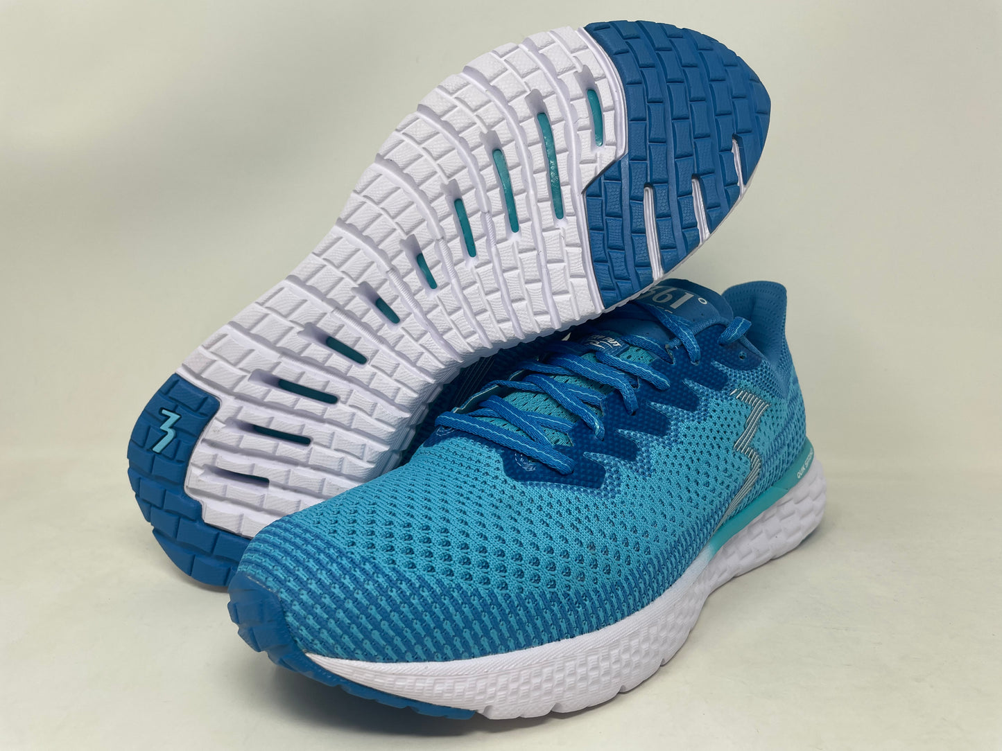 361 Degrees Women's Fierce Running Shoes Scuba Blue Size 10 B Medium US