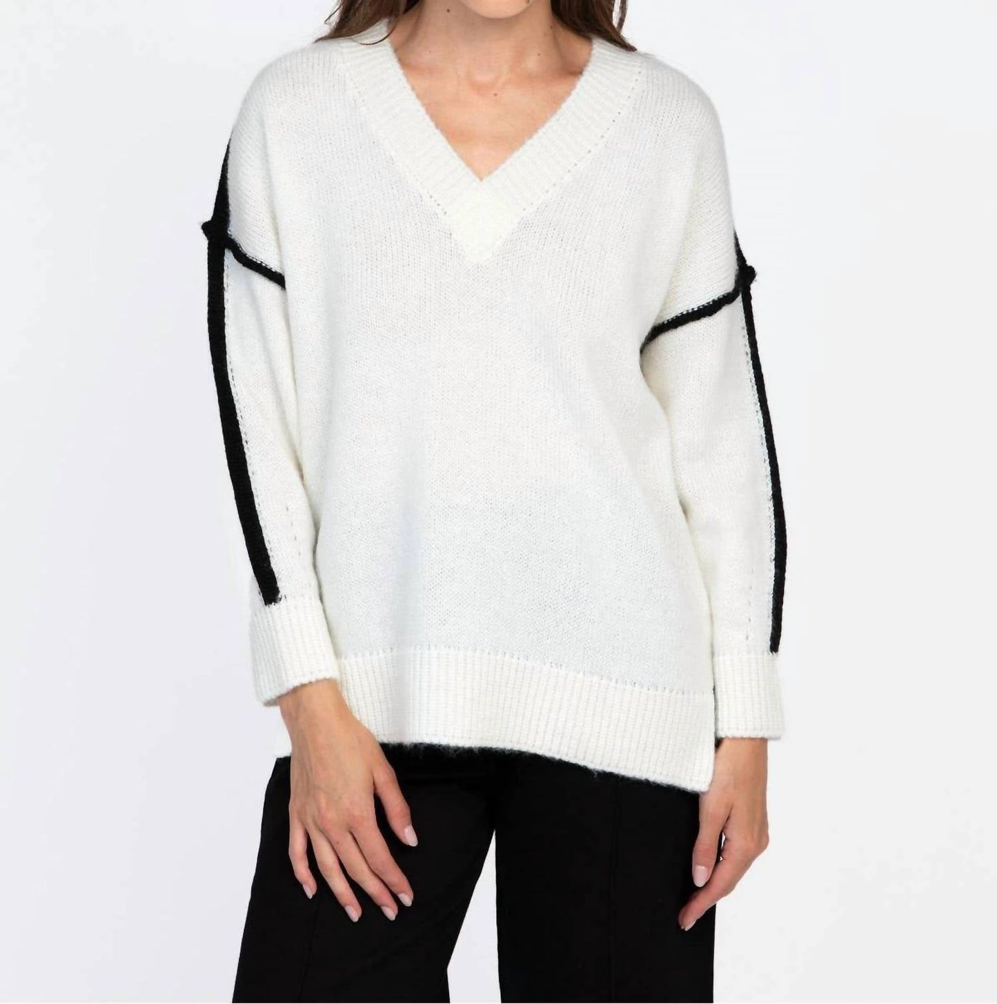An'Ge - Lejupiter Bicolour V Neck Sweater