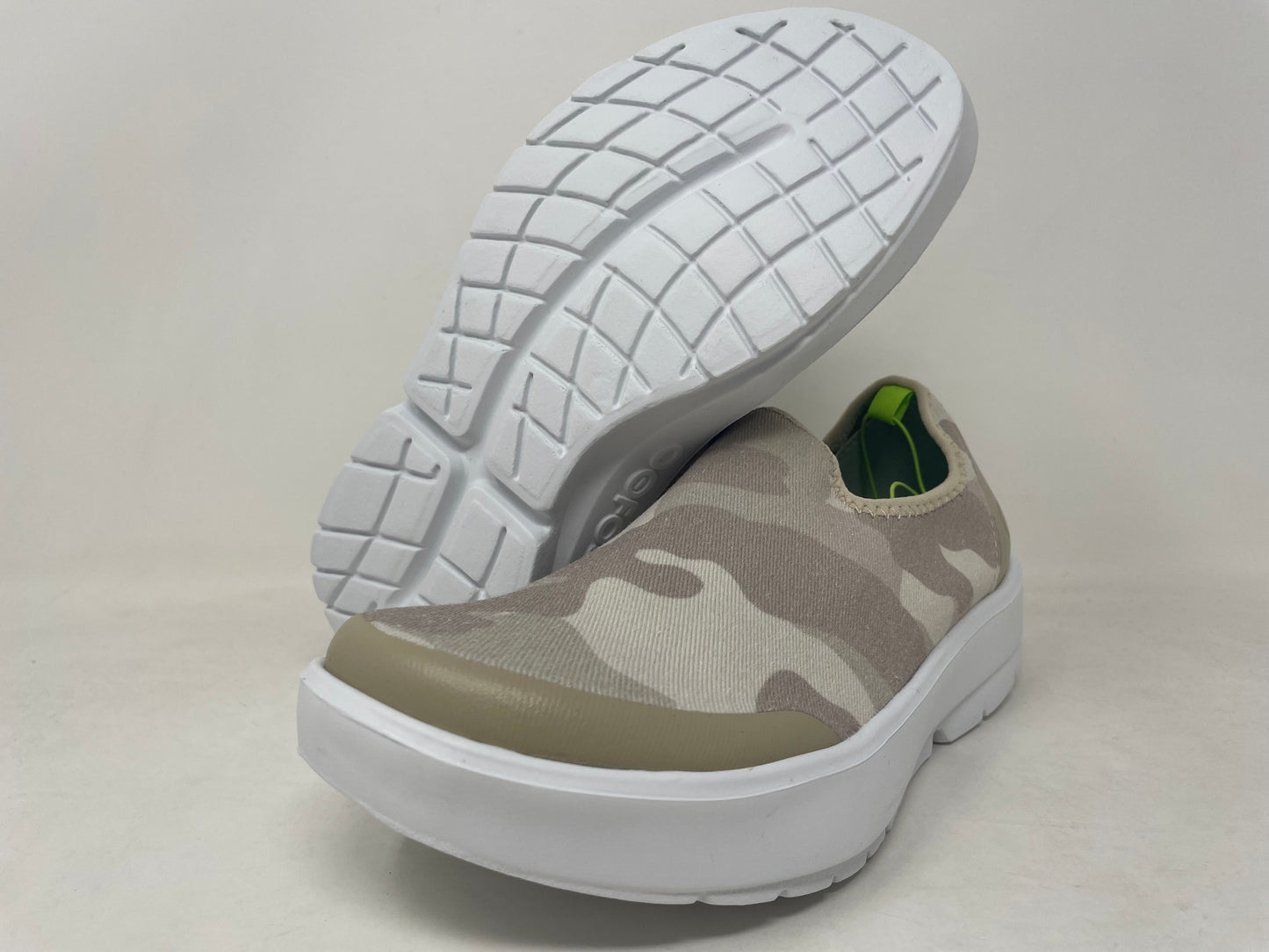 Oofos Women'S Oomg Eezee Low Shoes Tan Camo