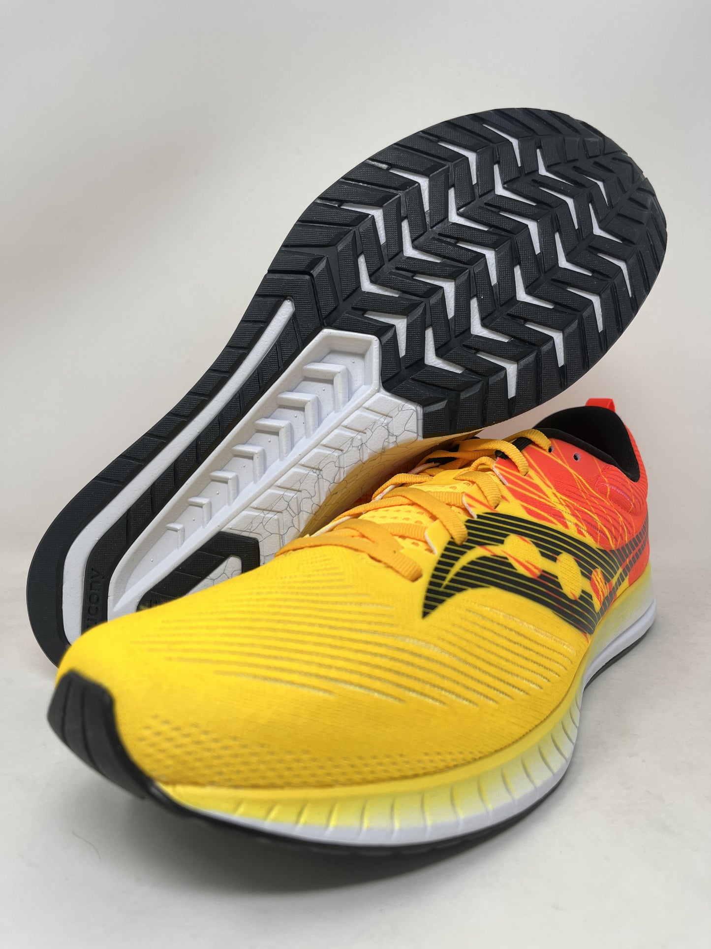 Saucony Women'S Fastwitch 9 Running Shoes Vizigold/ Red S