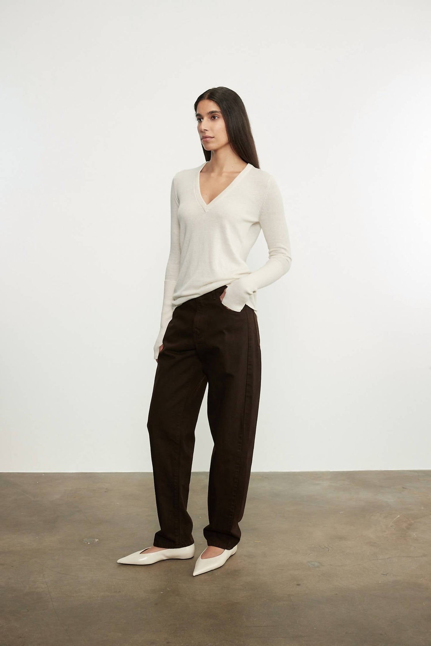 Enza Costa - FINE CASHMERE KNITTED V-NECK SWEATER