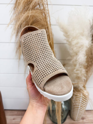 Very G - Women's Amy Sandal