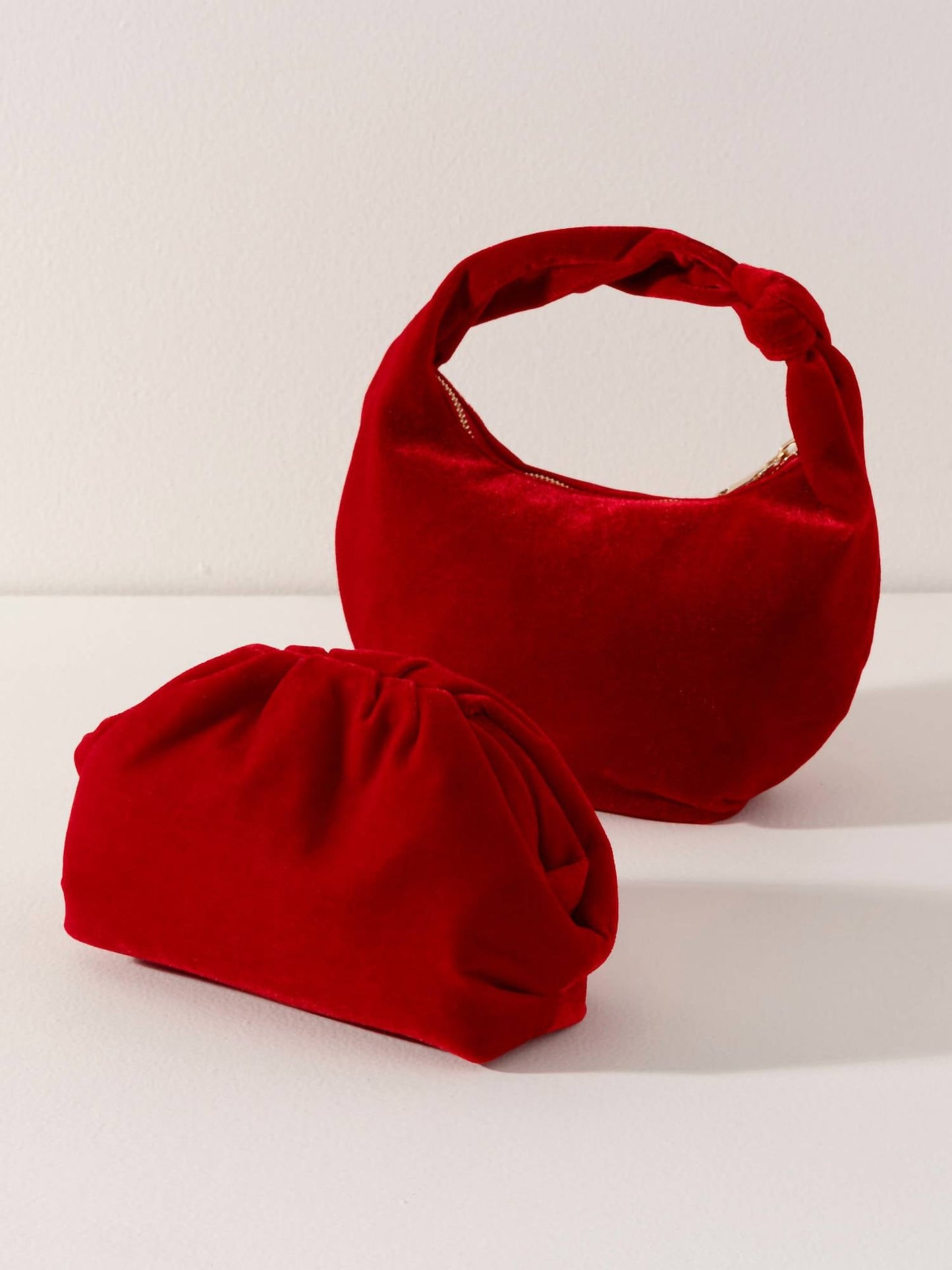 Shiraleah - Women's Chrissy Velvet Clutch