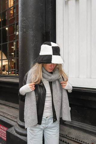 Jocelyn - Women's Tunnel Bucket Hat