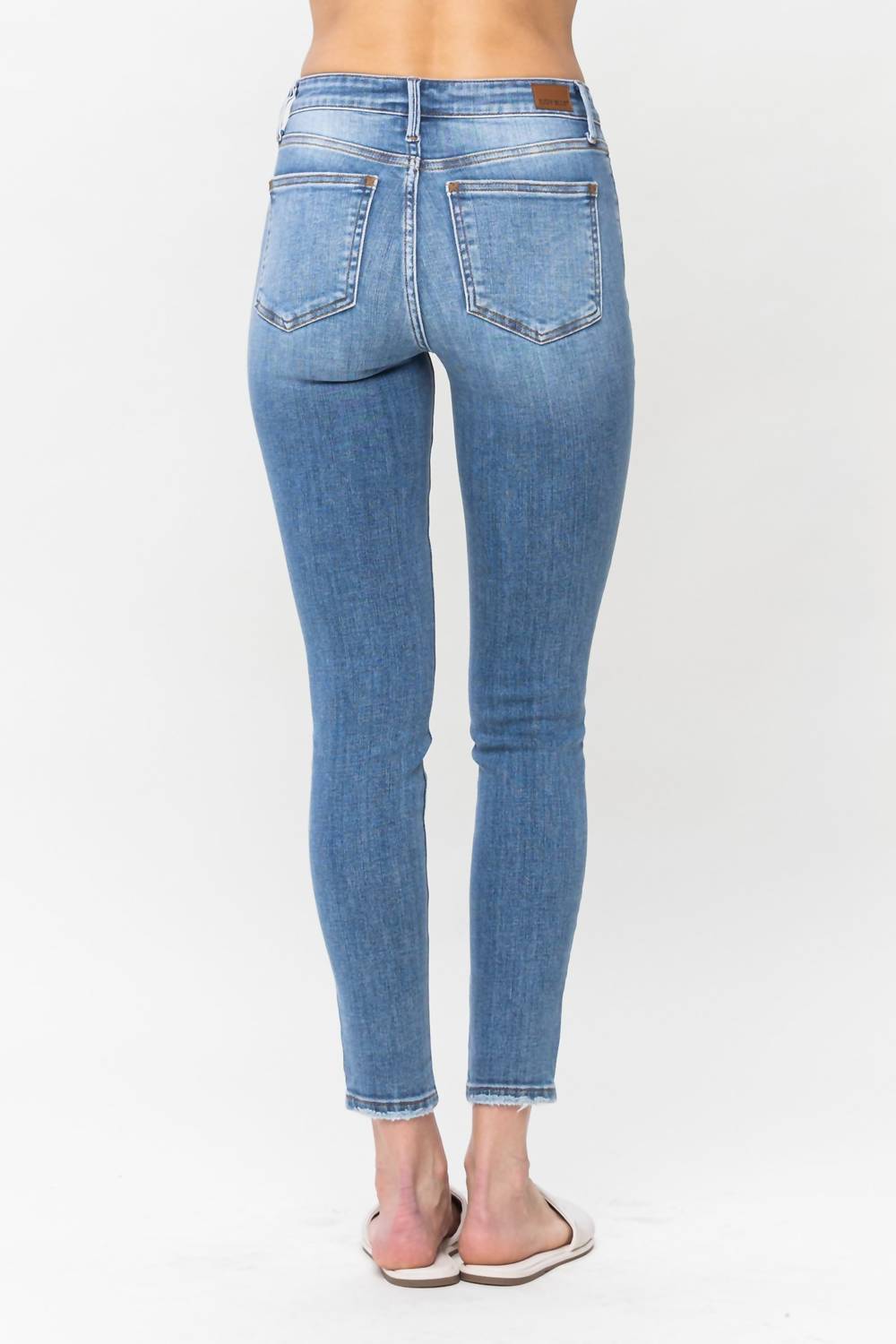 Judy Blue - Mid Rise Vintage Skinny Jeans