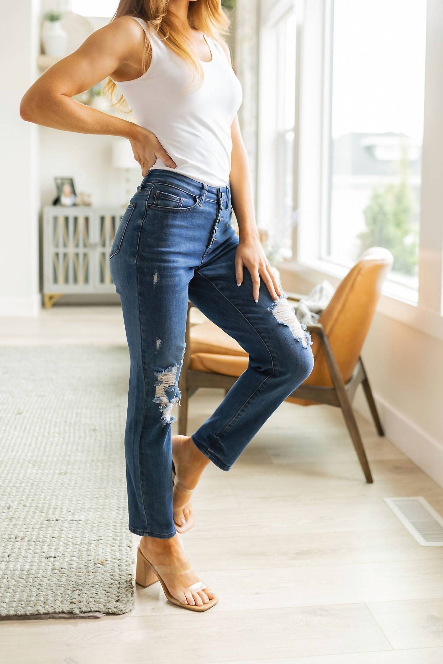 Judy Blue - High Rise Button Fly Distressed Boyfriend Jeans