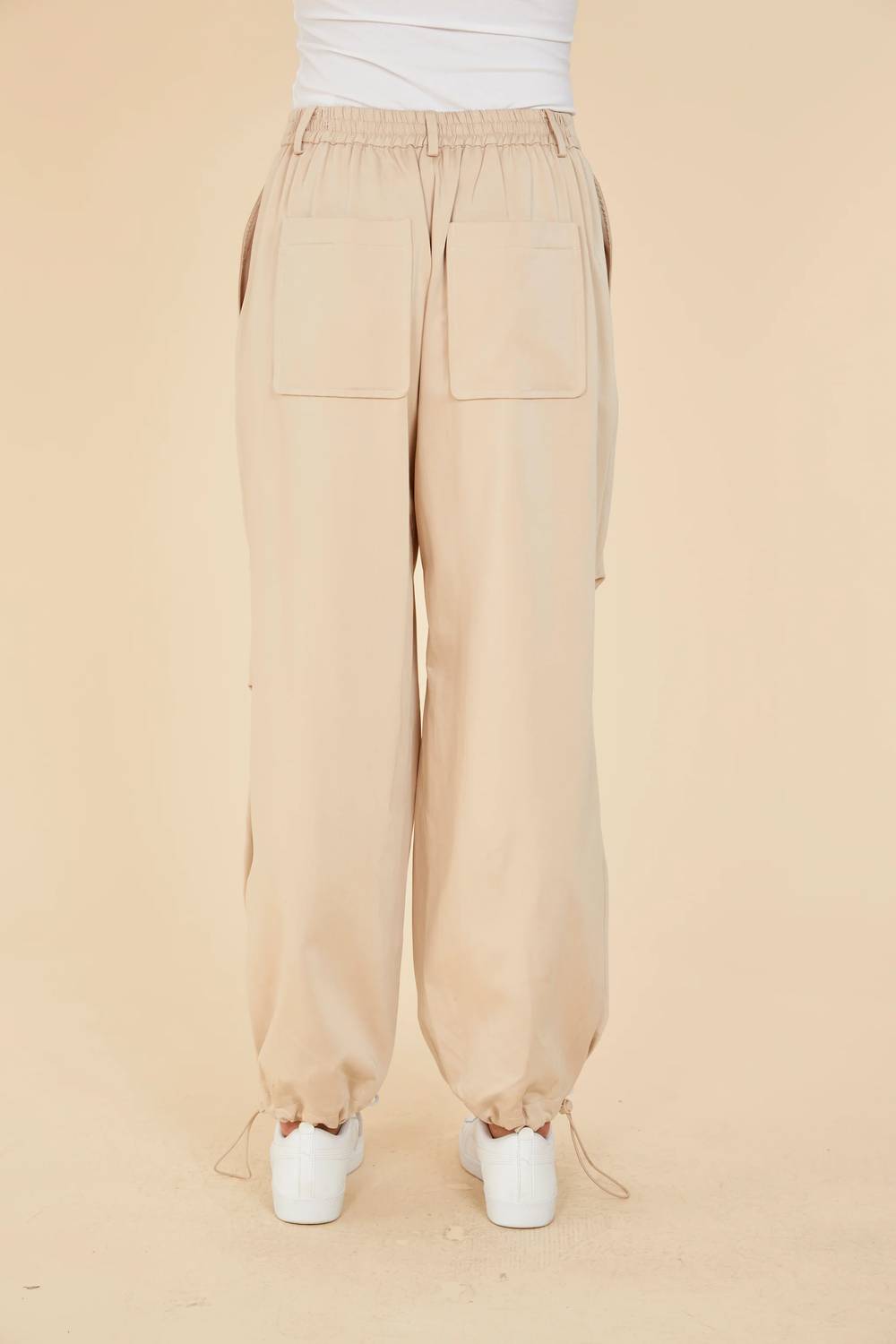 Dolce Cabo - Drawstring Ruched Knee Trousers