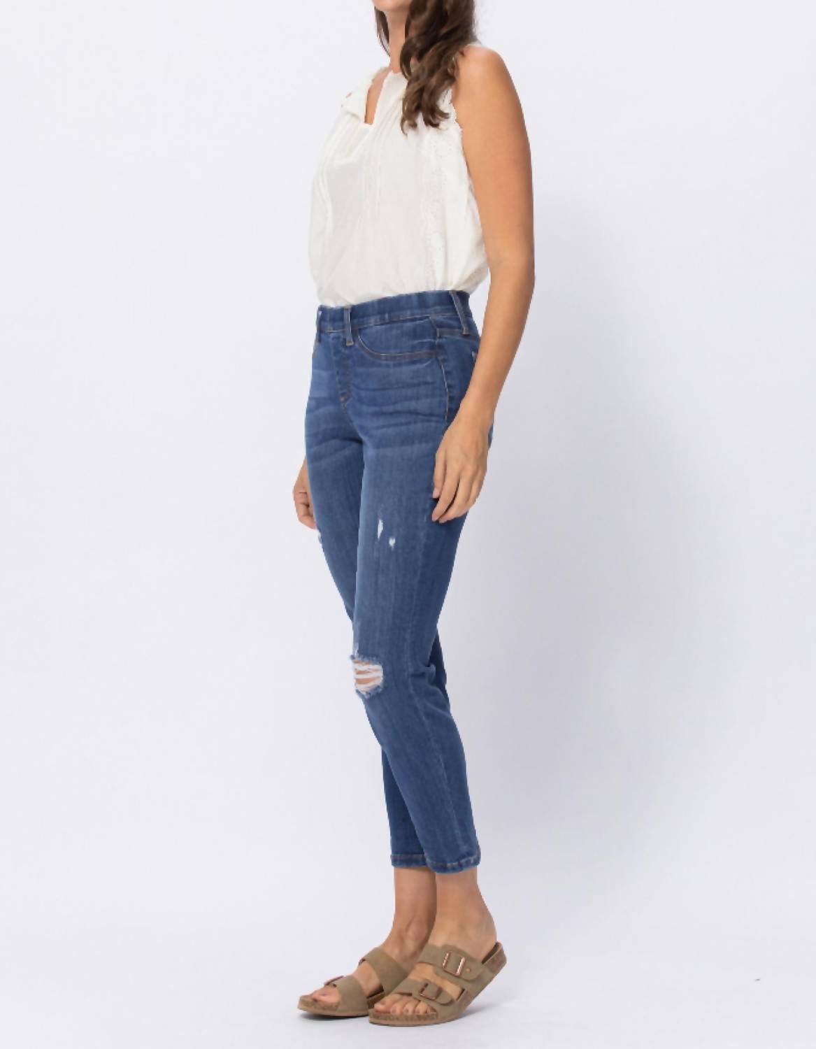 Judy Blue - Distressed Boyfriend Pull-on Jeans