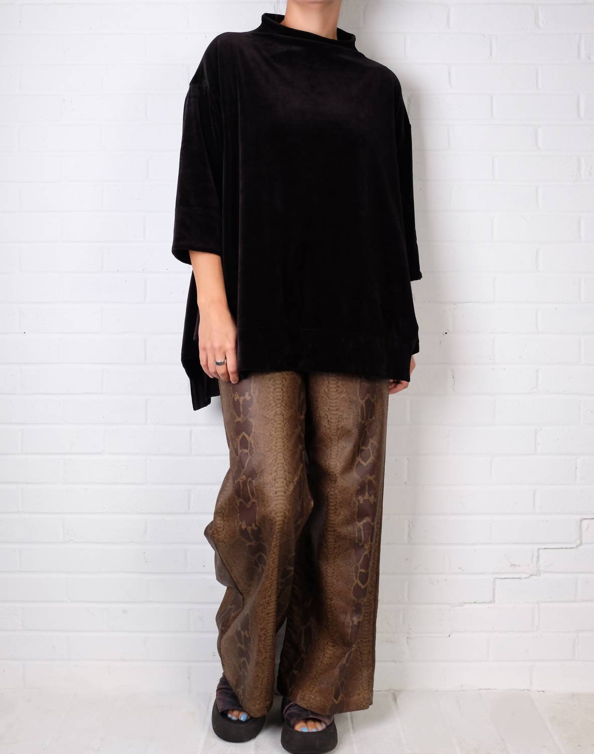 Alembika - Velour Funnel Neck Tunic